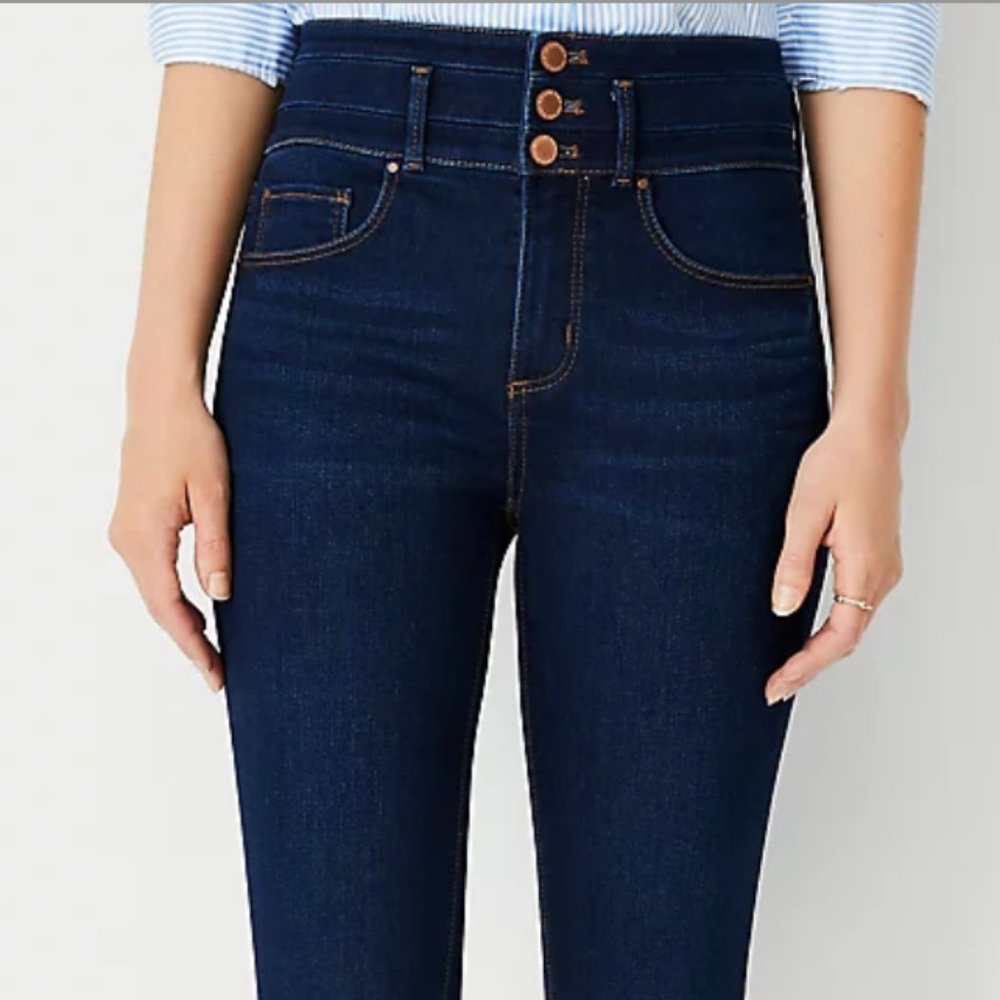 ISO Ann Taylor Curvy Sculpting Pocket High Rise Skinny Jeans in Size 18